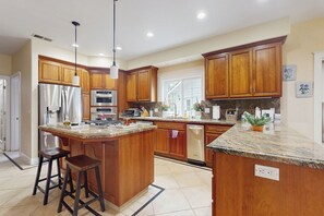 Fridge, microwave, stovetop, dishwasher - Games, Covered Deck: Family Home 28 Mi to Yosemite (Groveland)
