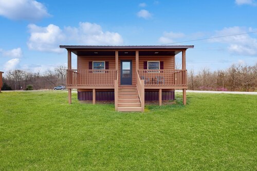 Lakefront, Pet-Friendly 1BR w/ Fire Pit & Porch