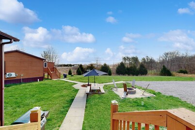 Pet-Friendly Lakeside Gem 4 Mi to Dtwn Murphysboro