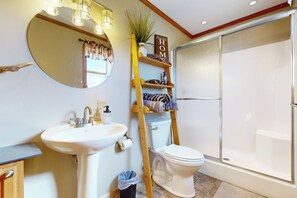 Towels - Cabin 2: Lakeside in Murphysboro (Murphysboro)