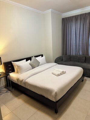 1 bedroom, iron/ironing board, free WiFi, bed sheets - Fantastic 1-bed apt near Marina & Jumeira Beach (Dubai)