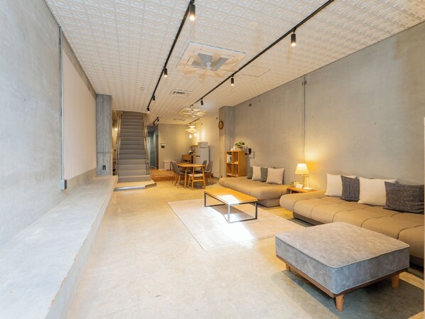 Living area - Hotel art rock (Imajinmachi, Takamatsu)