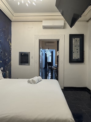 3 bedrooms, free WiFi, bed sheets - Wonderful Apartment Gran Via | 020 (Madrid)