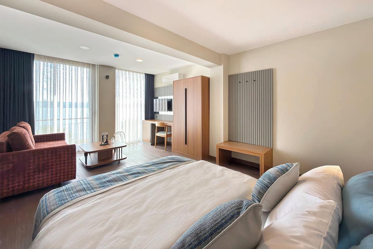 Espacio para trabajar con laptop y wifi gratis