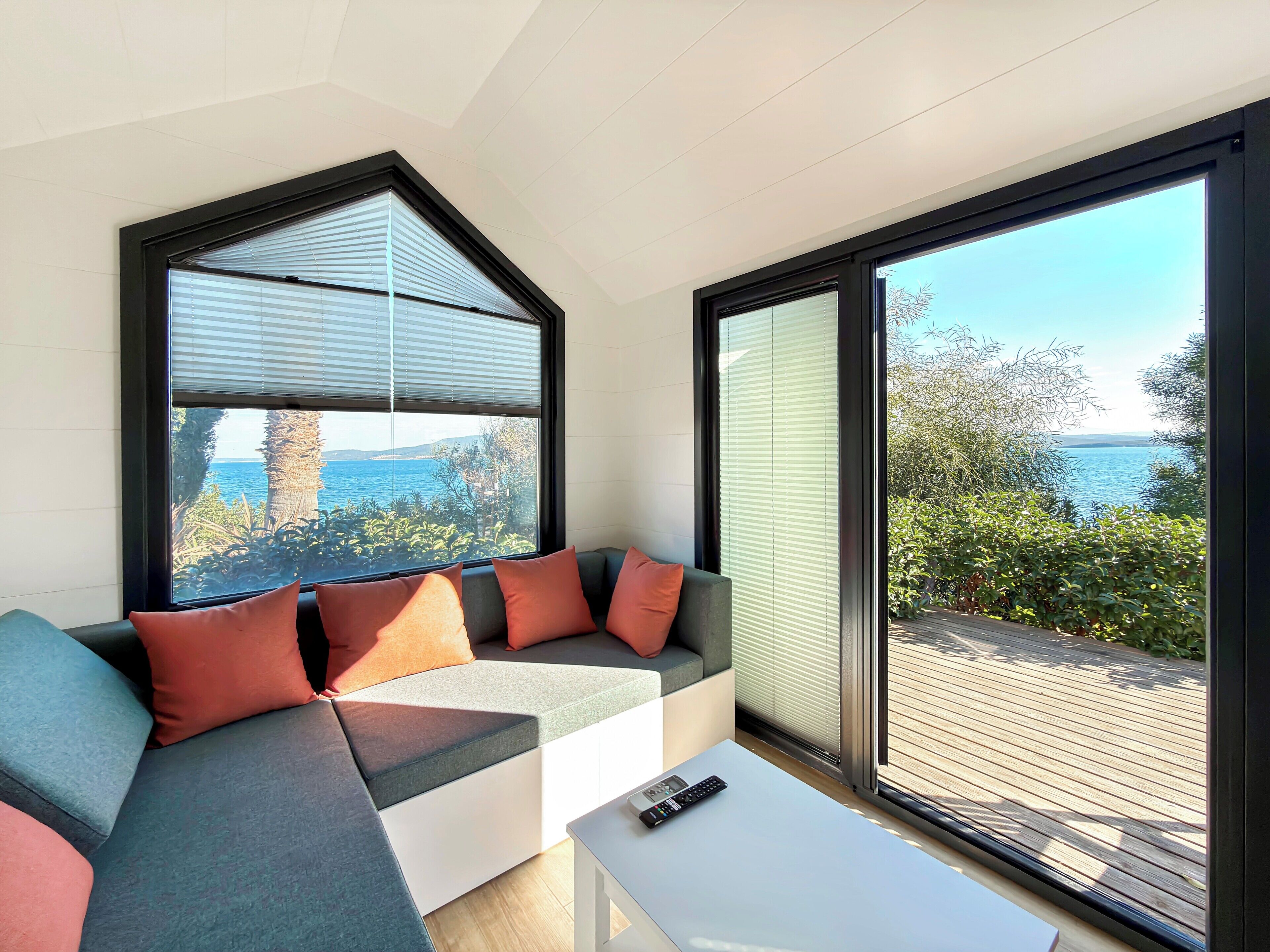 Mobile Home, 1 Bedroom, Terrace, Partial Sea View | Living area