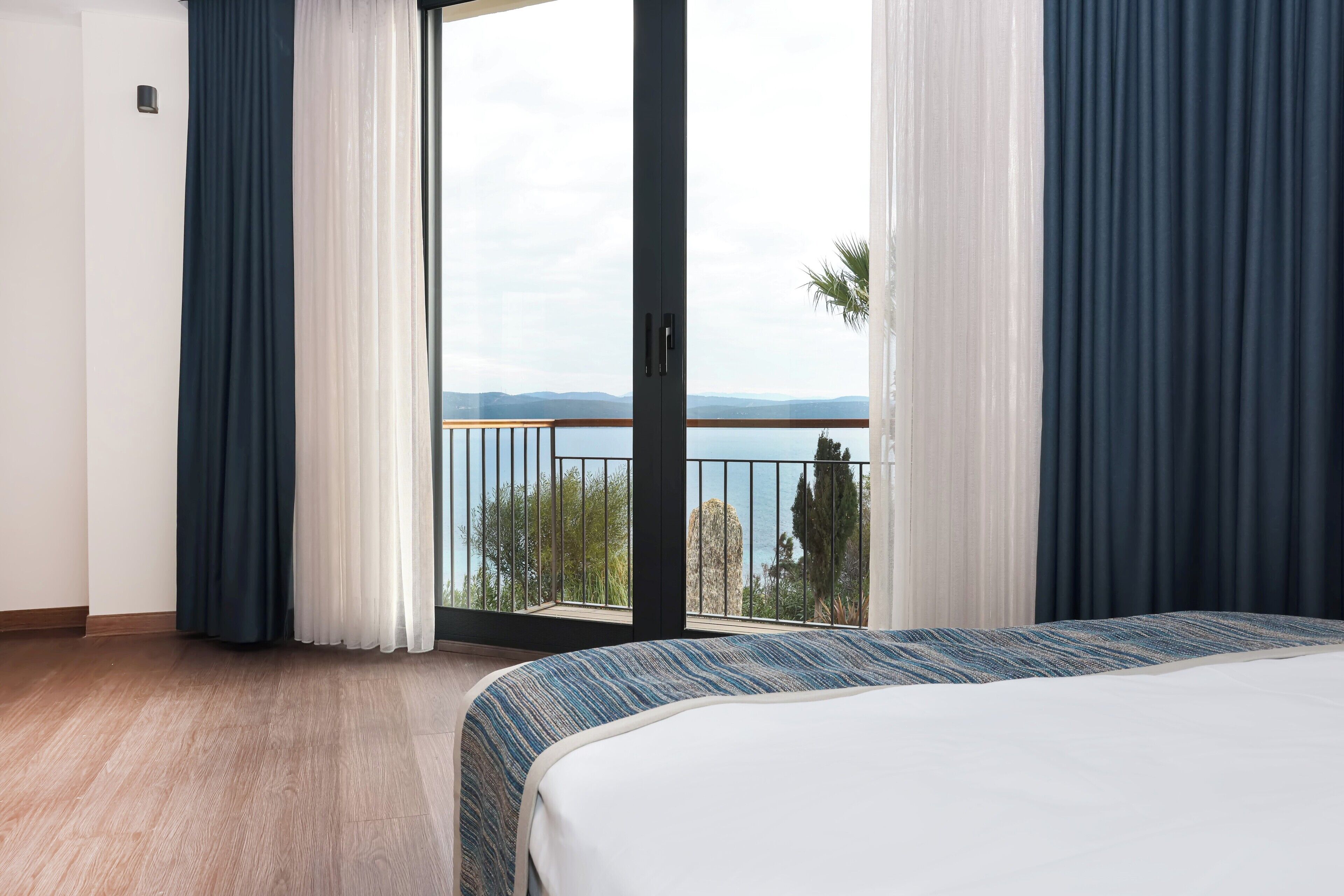 Senior Room, 1 King Bed, Balcony, Sea View | Water view