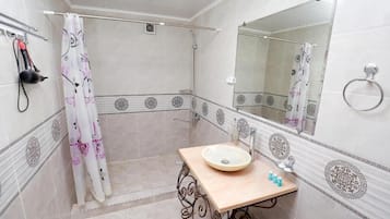 Free toiletries, towels, soap, shampoo