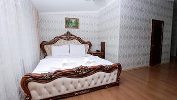 Iron/ironing board, free WiFi