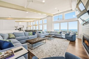 TV, fireplace, video games, DVD player - Free Cabana Service in Summer + Pets Stay free (Corolla)