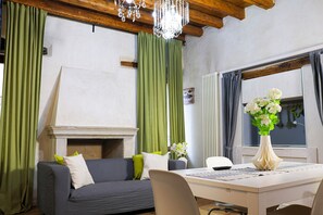 Studio, 1 King Bed, Non Smoking | Living area | Flat-screen TV - Casa Pannella (Vittorio Veneto)