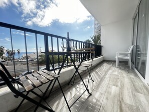 Outdoor dining - Oasis Bahia Los Cristianos (Los Cristianos)