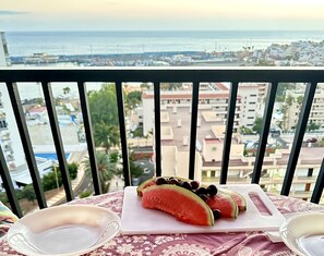 Outdoor dining - ACHACAY AMAZING VIEWS TO LOS CRISTIANOS BAY ACHACAY AMAZING VIEWS TO LOS CRISTIANOS BAY (Los Cristianos)