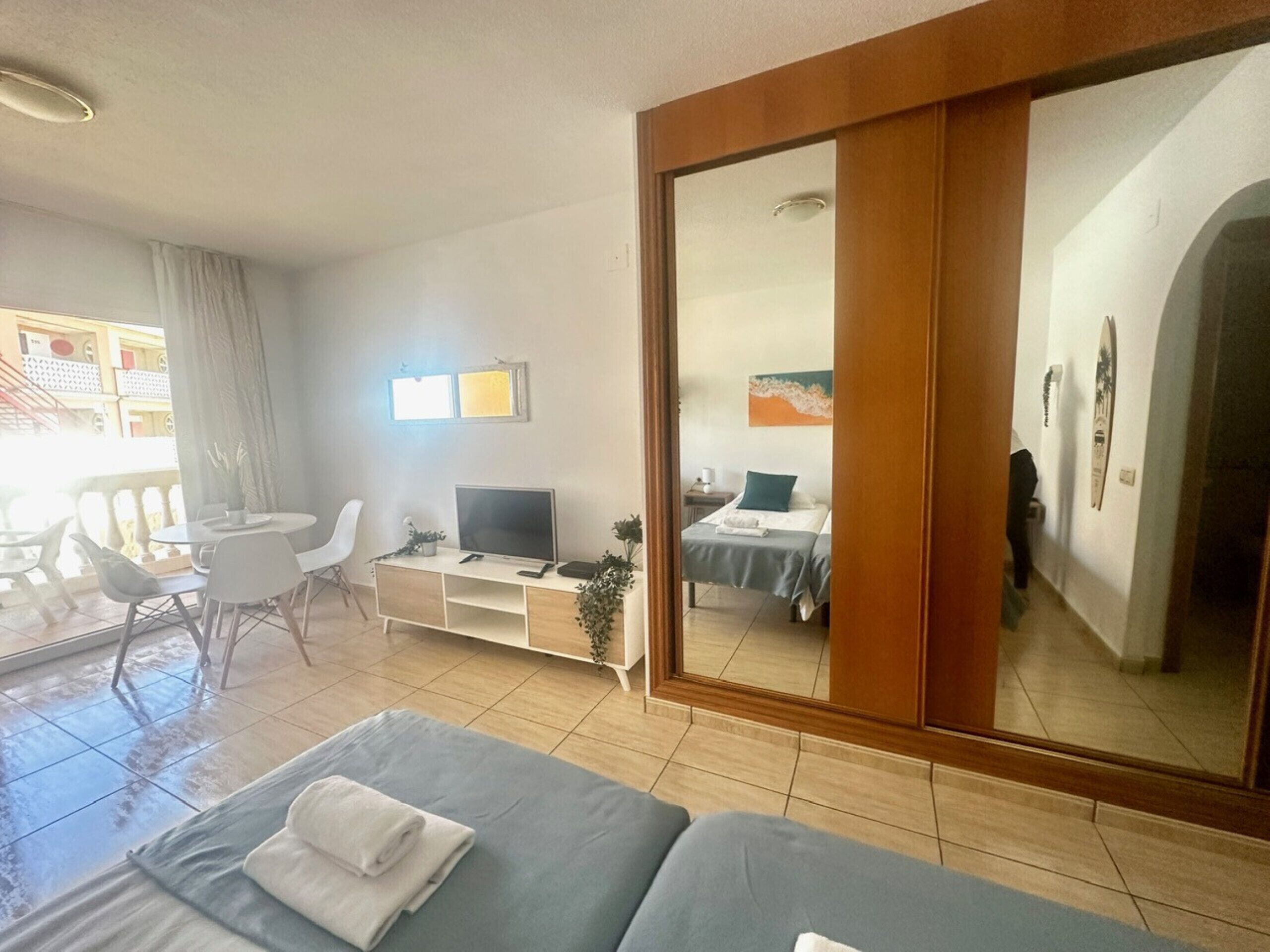 Bügeleisen/Bügelbrett, kostenloses WLAN, Bettwäsche