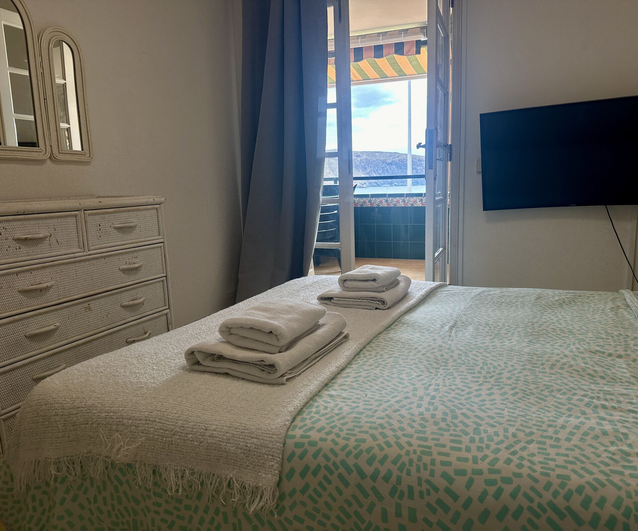 2 slaapkamers, een strijkplank/strijkijzer, gratis wifi, beddengoed