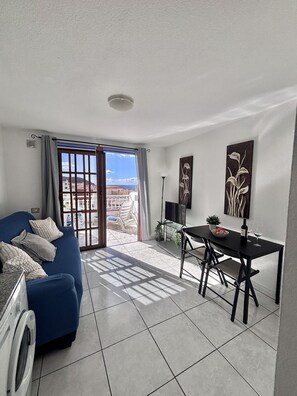 TV - Cindy's Golden Bay Sea View terrace (Los Cristianos)