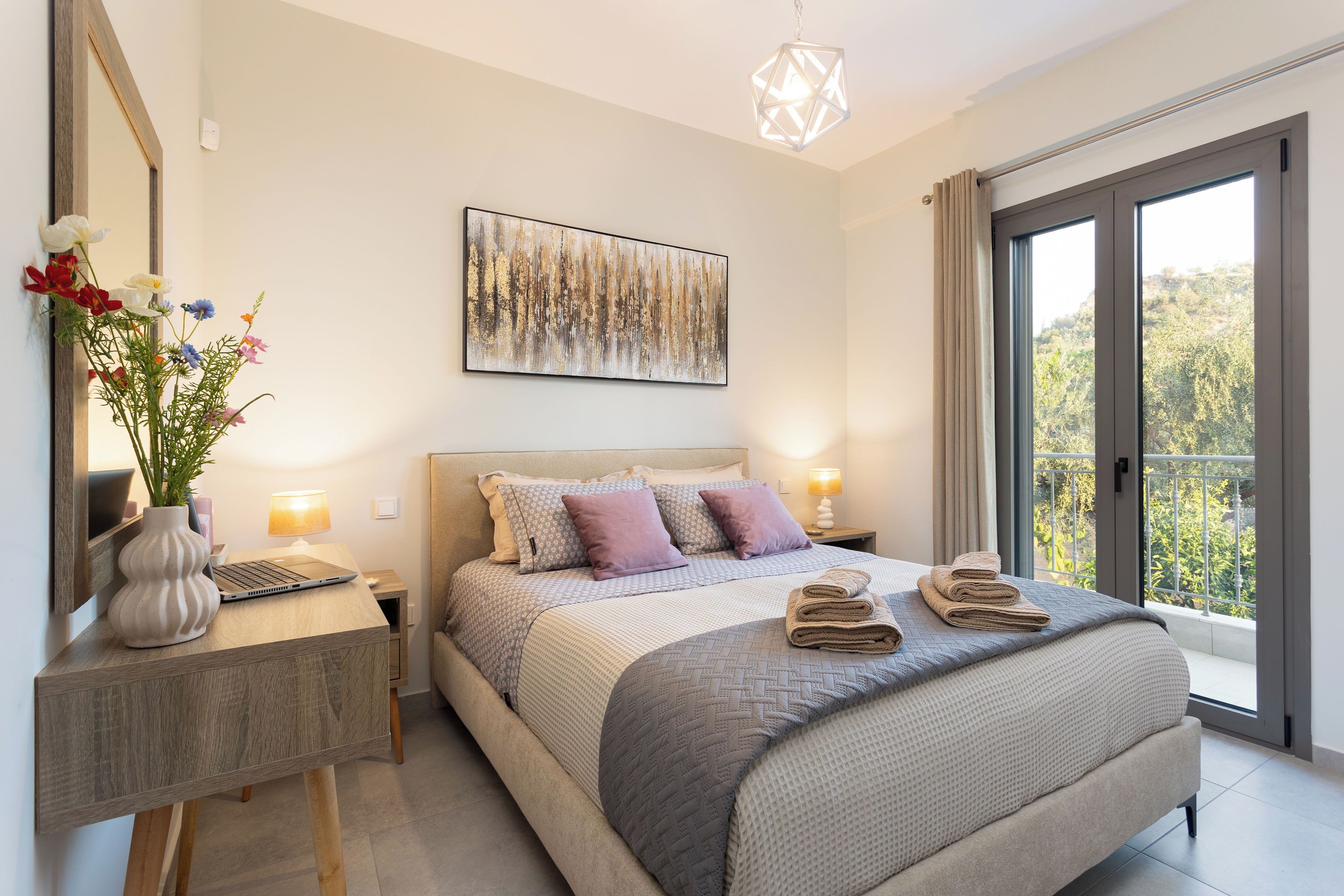 Iron/ironing board, WiFi, bed sheets