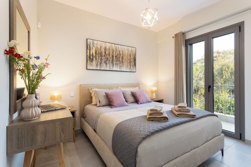 Sunstone Stoupa - Stone Apartment