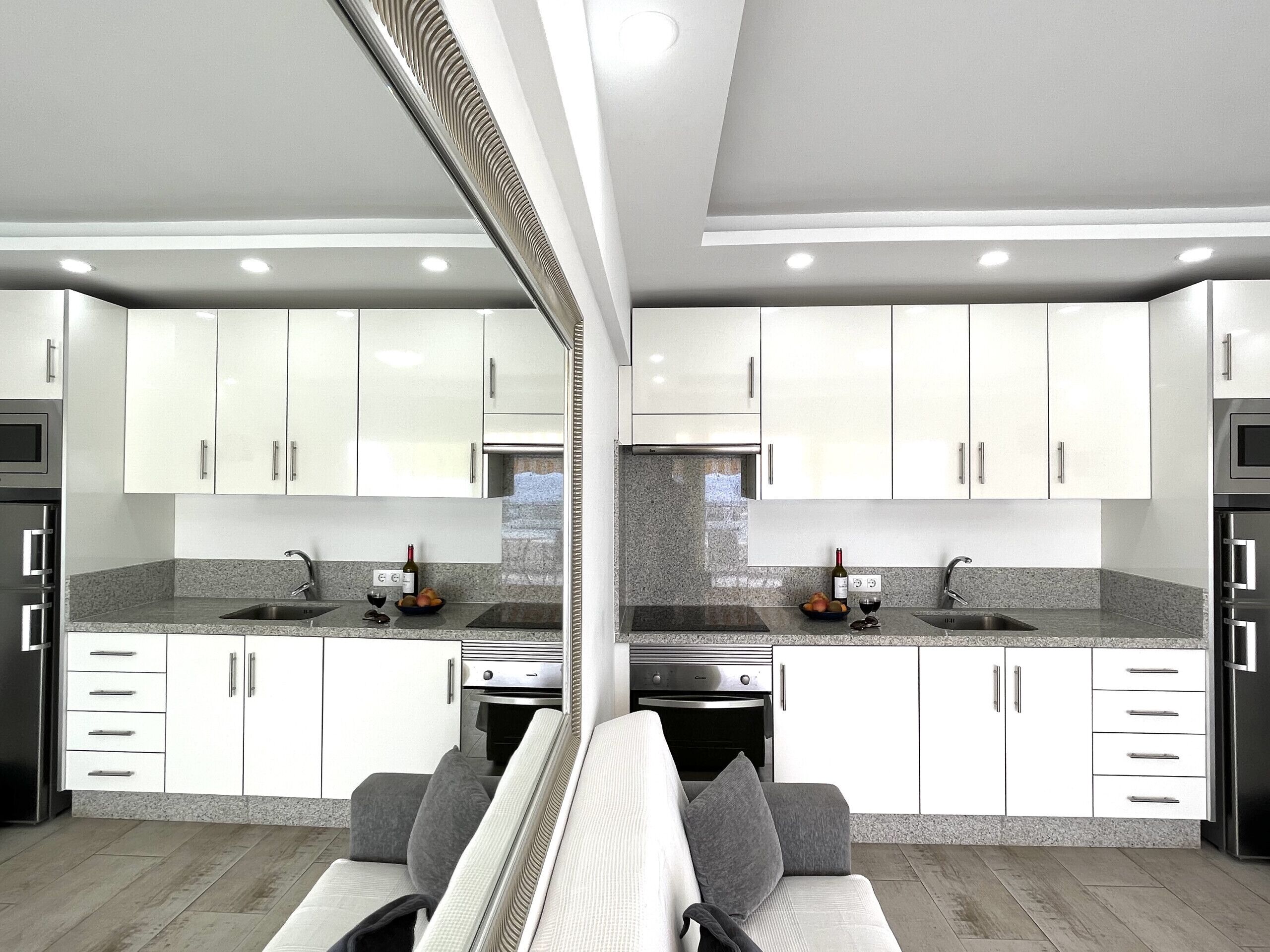 Réfrigérateur, micro-ondes, four, cafetière/bouilloire