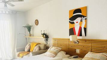 Iron/ironing board, free WiFi, bed sheets