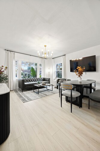 Chic 3BR in Midtown’s Historic Victorian Pocket