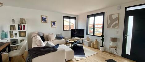 Smart-tv och en stereo