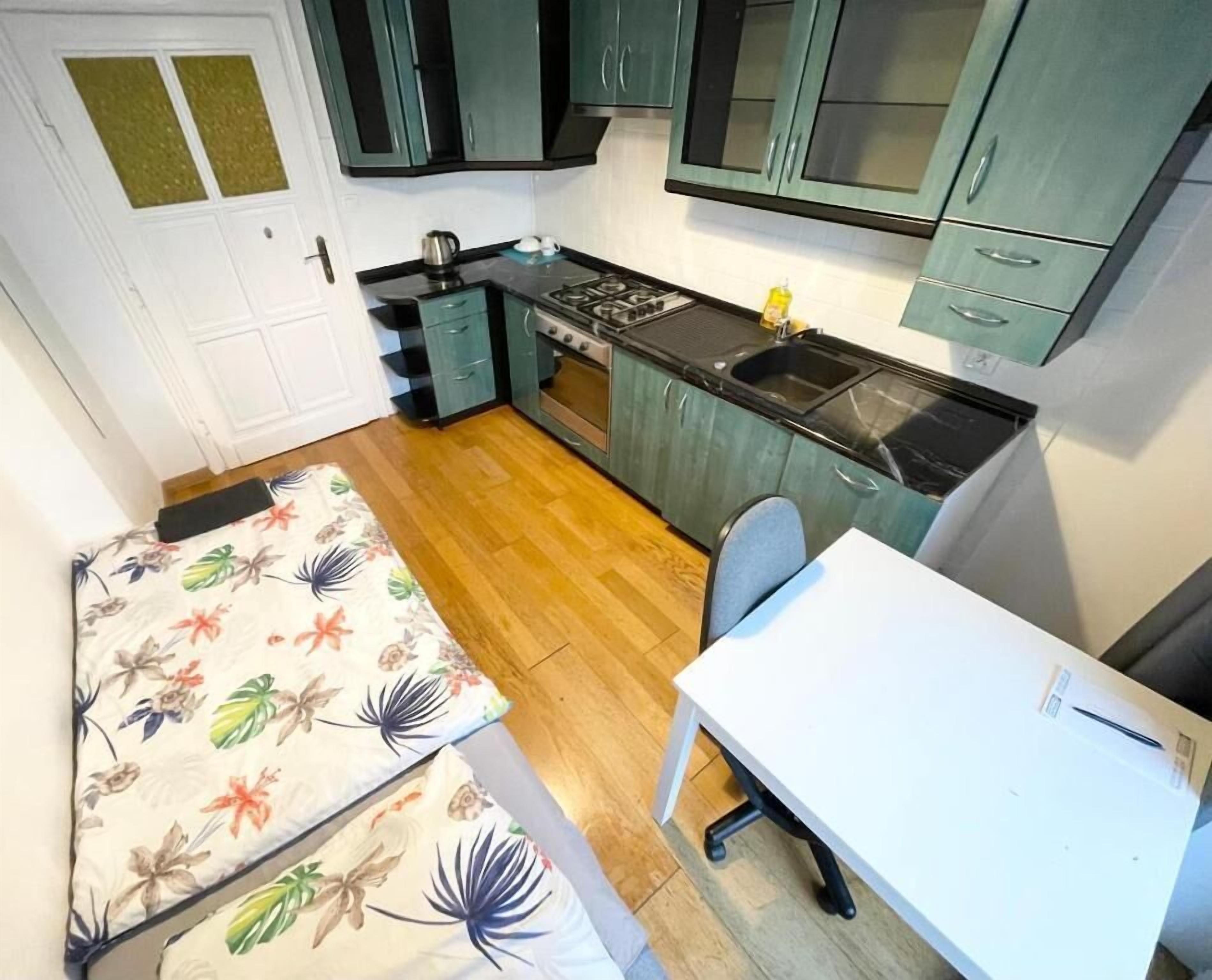 Classic-herbergi - 1 einbreitt rúm | Skrifborð, vinnuaðstaða fyrir fartölvur, straujárn/strauborð