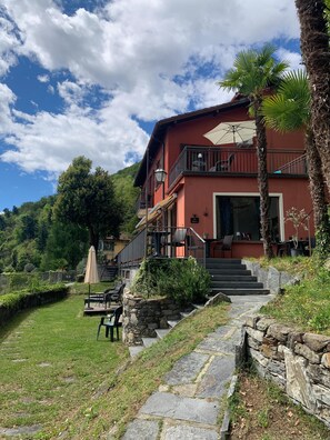 Front of property - Villa Angelina (Cannero Riviera)