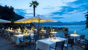 Daily buffet breakfast (EUR 15 per person)