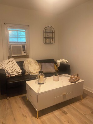 Living area - Modern Country Retreat Close to Dining & Downtown (Seffner)