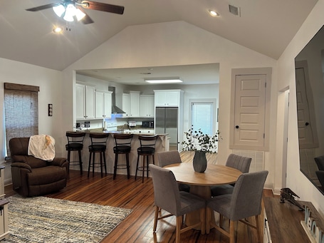 Interior. Another Adventure awaits your Arrival. Charming 2 Bed / 2 Bath with Hangar!