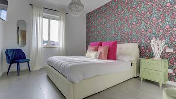 Cortinas blackout, tabla de planchar con plancha y wifi gratis