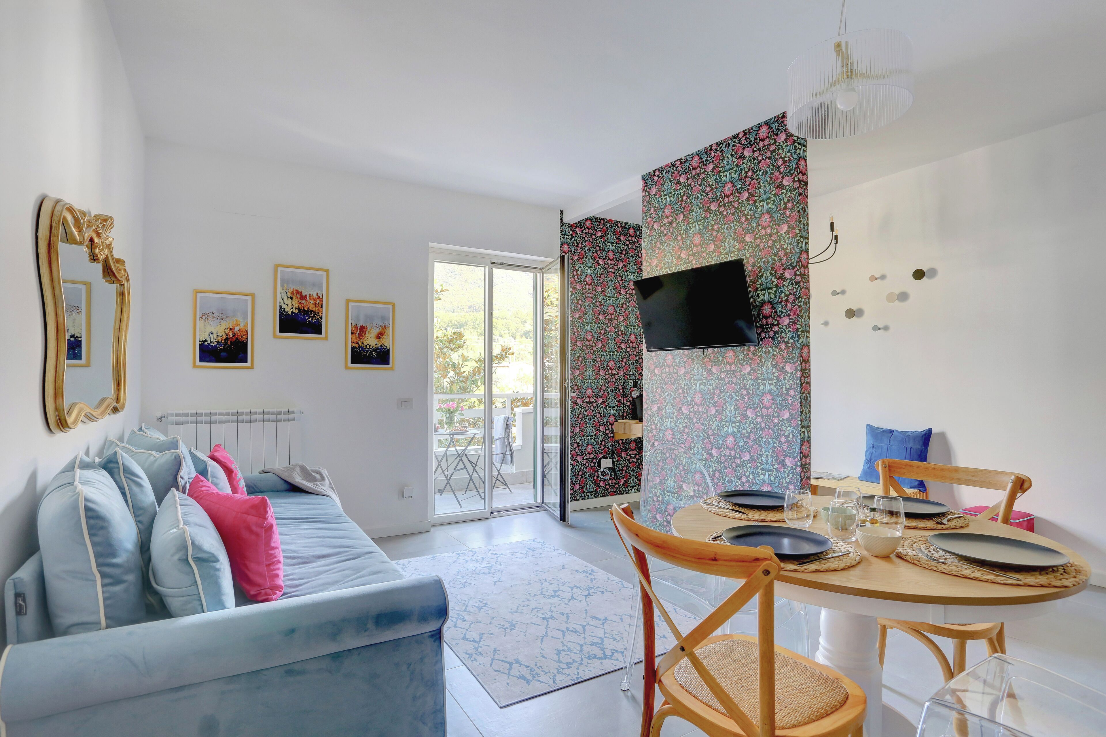 Appartamento, balcone, vista montagna | Tende oscuranti, ferro/asse da stiro, Wi-Fi gratuito