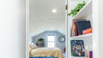 4 chambres, bureau, fer et planche Ă repasser, lit parapluie