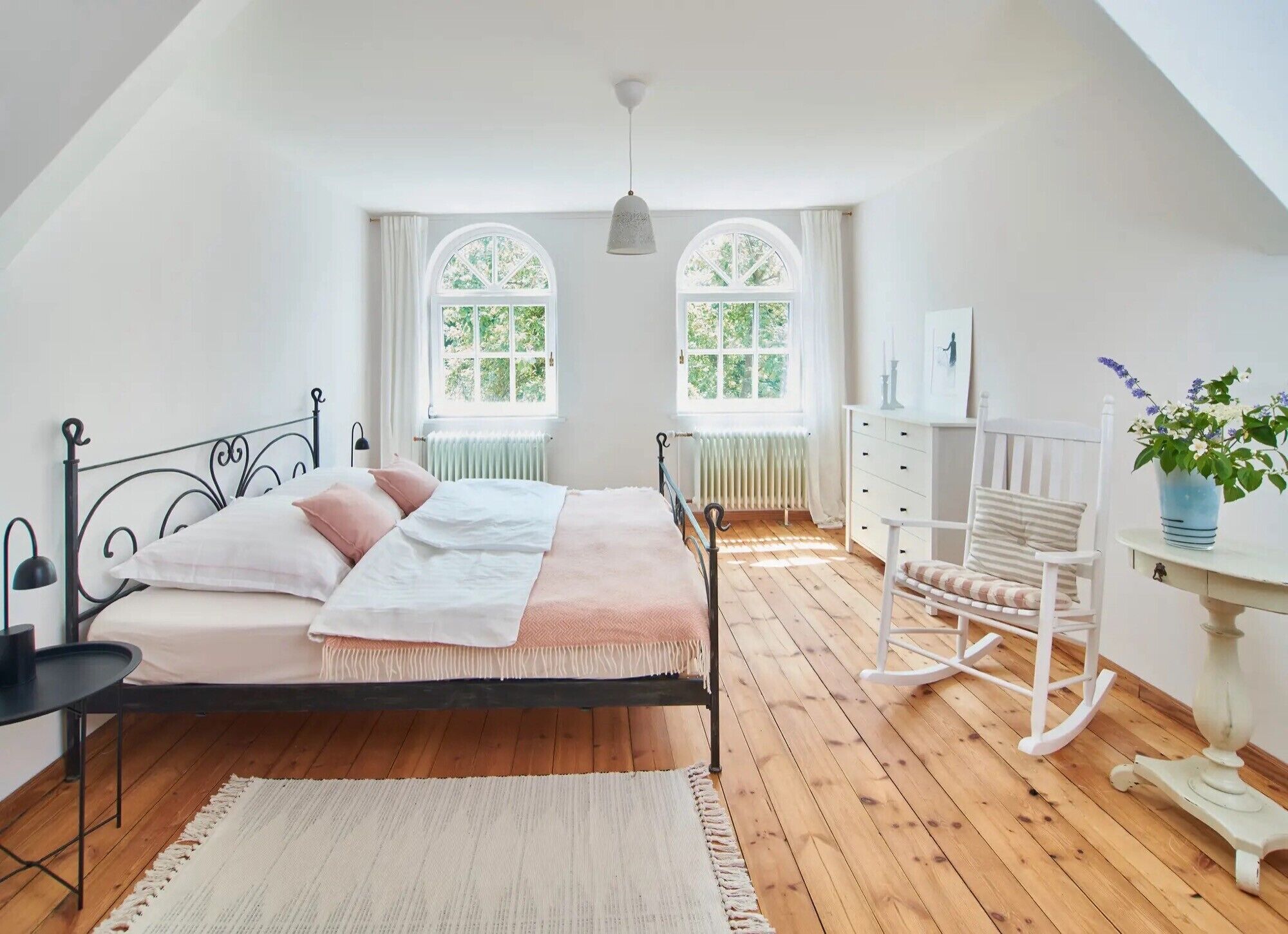 Wifi, roba de llit i habitacions accessibles amb cadira de rodes 