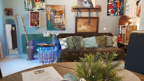 Living area - Natural setting and source of art, river, animals welcome, magical calm! (Saulx-lès-Champlon)