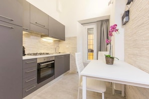 Appartamento Luxury | Cucina privata | Macchina per caffè espresso, macchina per tè/caffè, bollitore elettrico