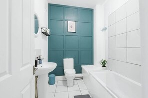 Towels - Very Spacious 3br House With Parking nr City Cntr (Newcastle upon Tyne)