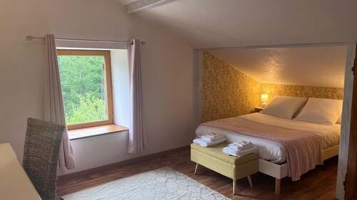 Serene 2-bedroom cottage in charming Brénod perfect for relaxing getaway