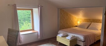 Serene 2-bedroom cottage in charming Brénod perfect for relaxing getaway