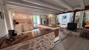 Fridge, microwave, oven, stovetop - Serene 2-bedroom cottage in charming Brénod perfect for relaxing getaway (Brenod)