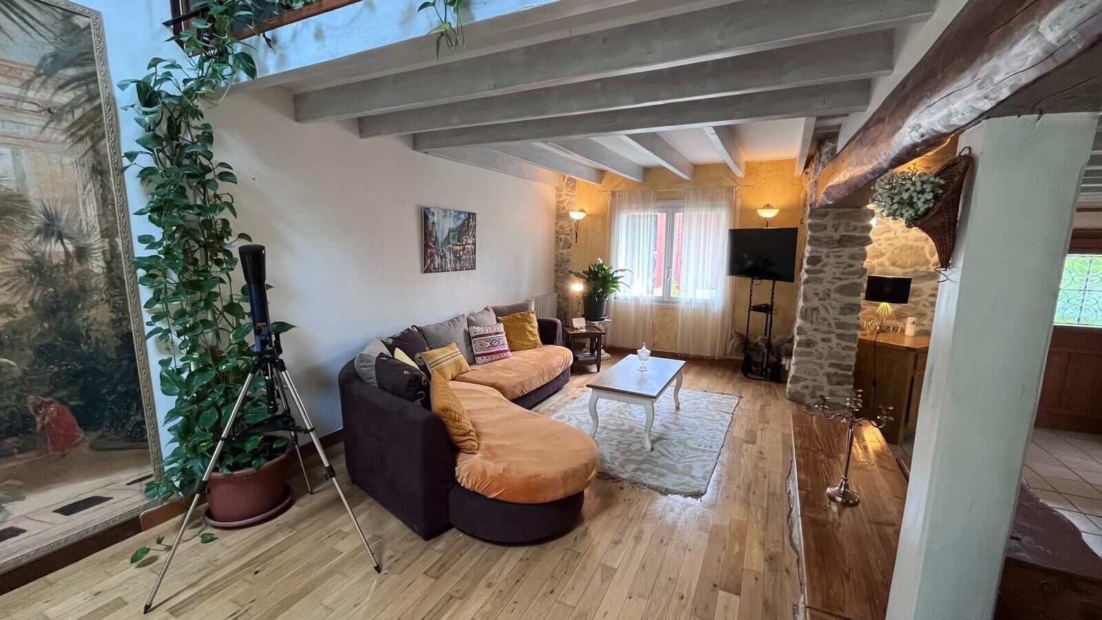 Peis, DVD-spiller, fotballspill og bordtennis