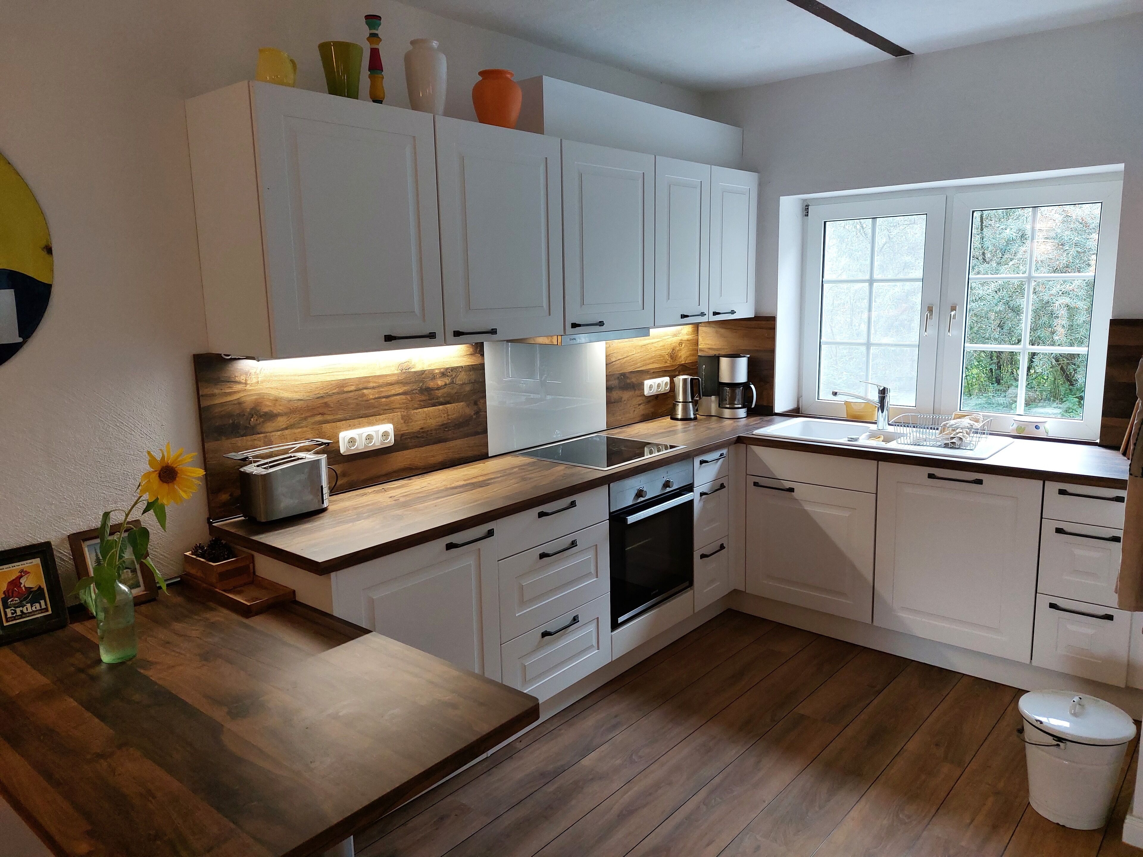 Ovn, kokeplater og oppvaskmaskin