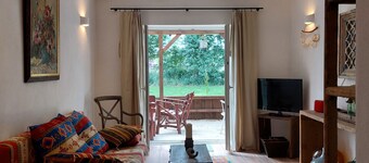 Liebevoll eingerichtete, ebenerdige Ferienwohnung, mit Terrasse und Garten