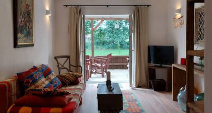 Liebevoll eingerichtete, ebenerdige Ferienwohnung, mit Terrasse und Garten