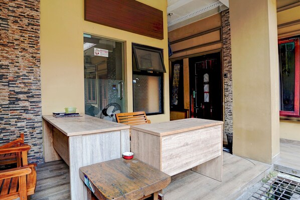 Reception - Hotel D'best Kutisari 6 Hour Stay (Surabaya)