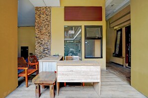 Reception - Hotel D'best Kutisari 6 Hour Stay (Surabaya)