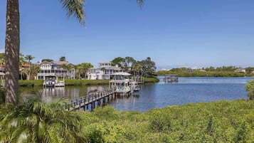 Huis | 6 slaapkamers, een bureau, internet