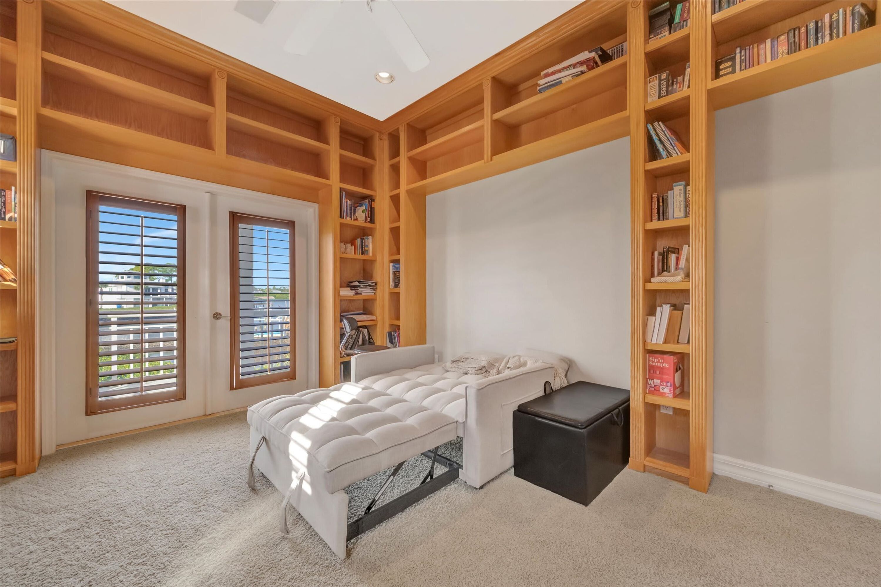 House | 6 bedrooms, desk, Internet