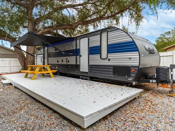 Apartment | 2 bedrooms - RV in Tampa Great Location Cost pet Friendly (Tampa)