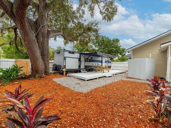 Apartment - RV in Tampa Great Location Cost pet Friendly (Tampa)